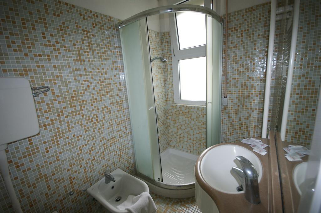 Hotel Marebello Rimini Pokoj fotografie